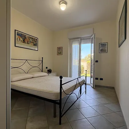 Casa Al Mare Con Giardino A Porto Frailis Lägenhet