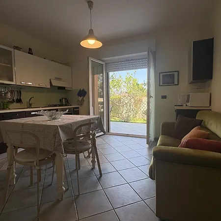 Casa Al Mare Con Giardino A Porto Frailis Lägenhet Àrbatax